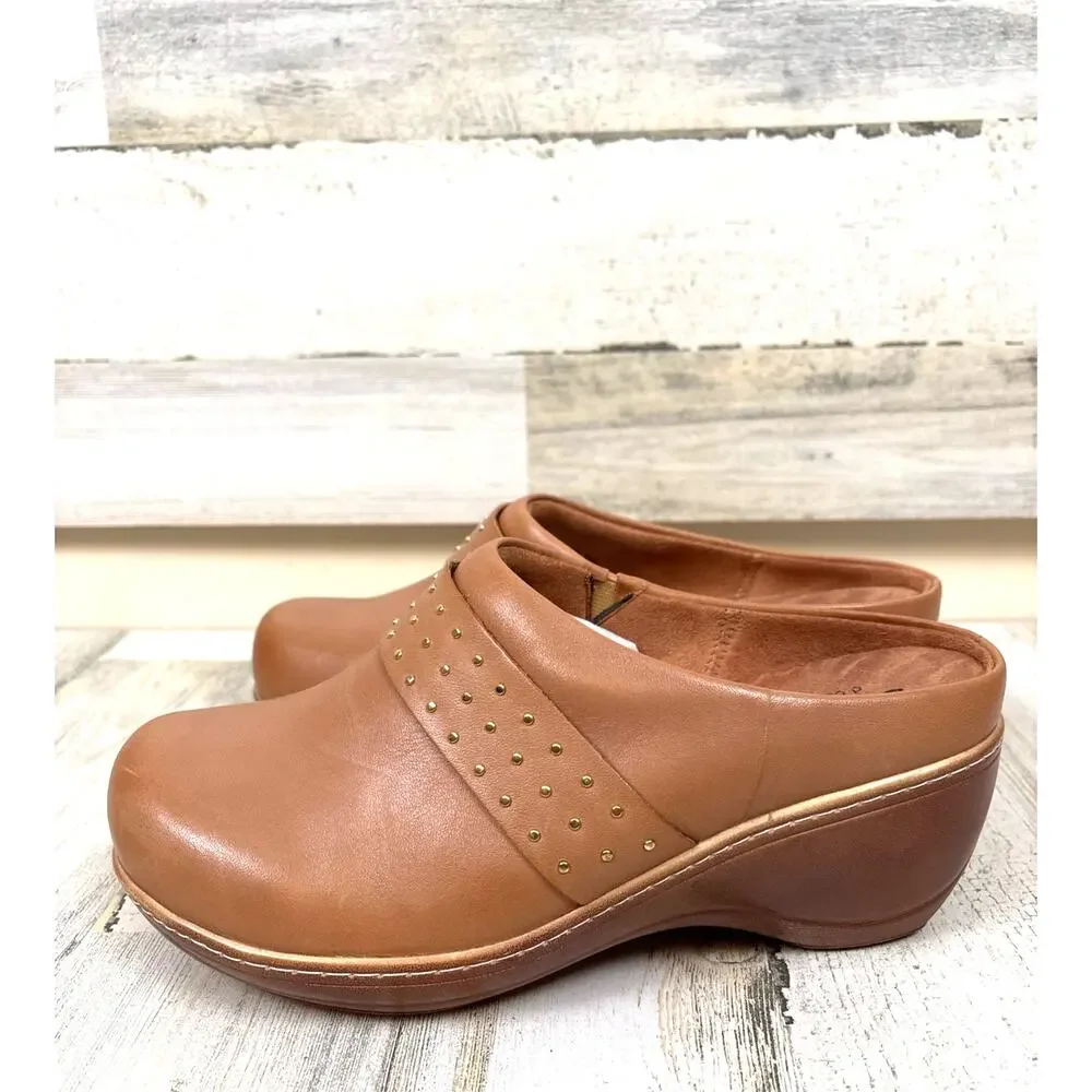SoftWalk Marana Mule Clogs Womens 9W Tan Leather Studded Comfort Shoes